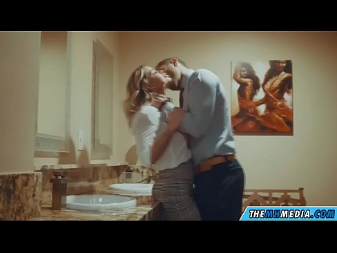 ❤️ Ko'krakli sarg'ish sizni jamoat hojatxonasida yo'ldan ozdirganda ❤️ Anal videoda pornoda uz.hentaidude.ru